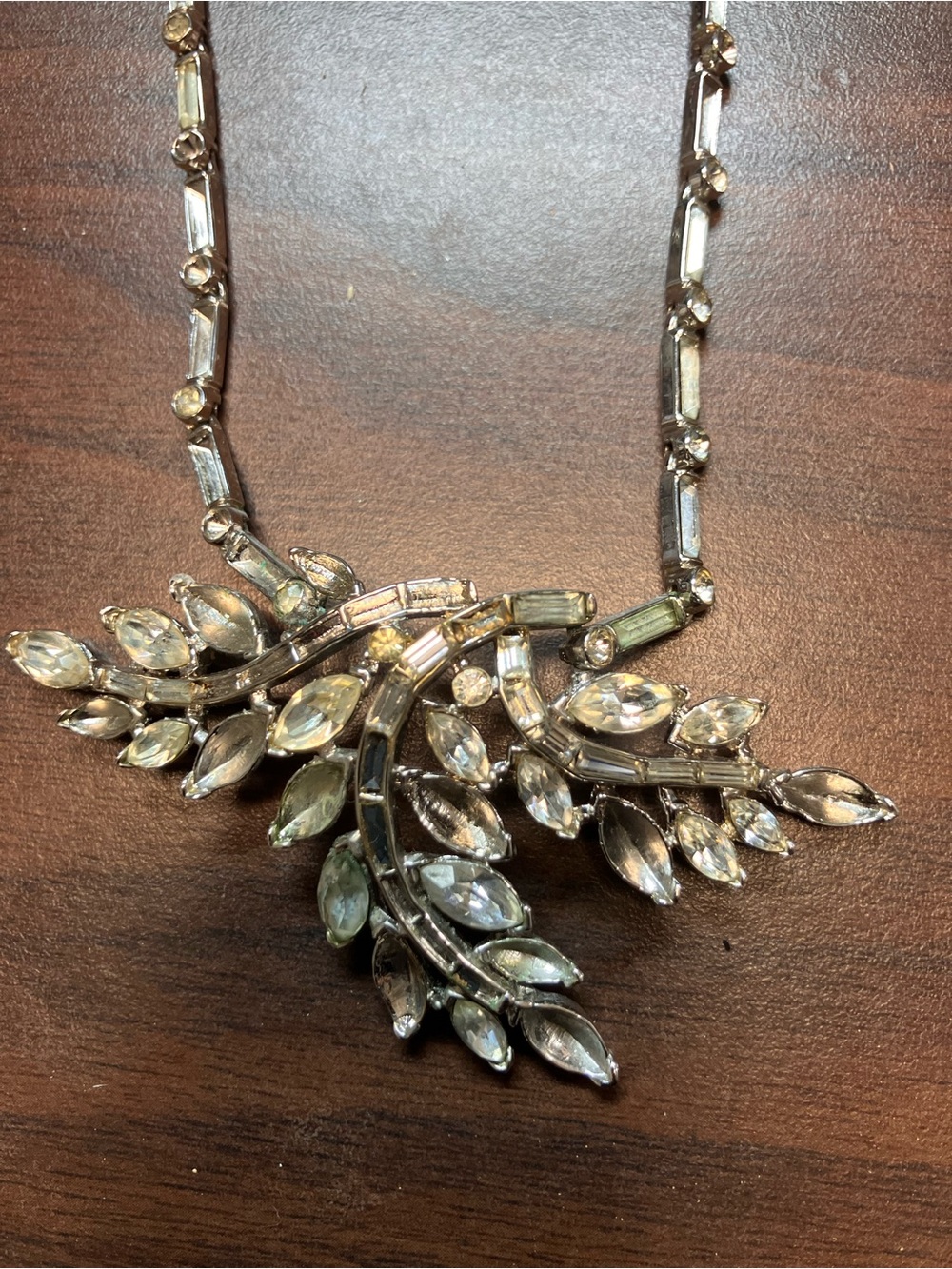 1960s Antique Crown Trifari  Leaf Crystal Necklace - Clear Stones